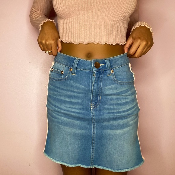 🎉💖2x HP🎉💖Denim Skirt w/ Pink Stripes - Picture 2 of 3